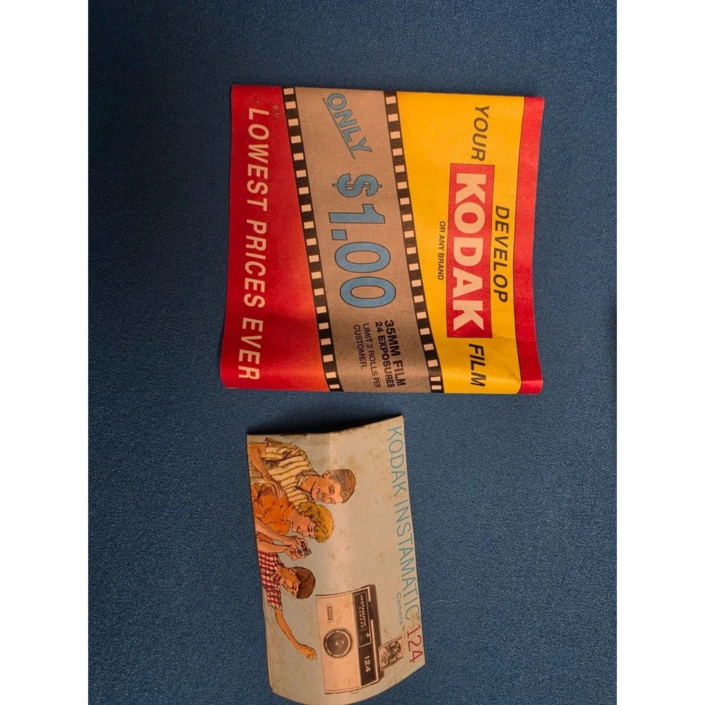 Kodak Instamatic 124 Camera Outfit Unisex OS Silver Good Vintage Flashcube Box